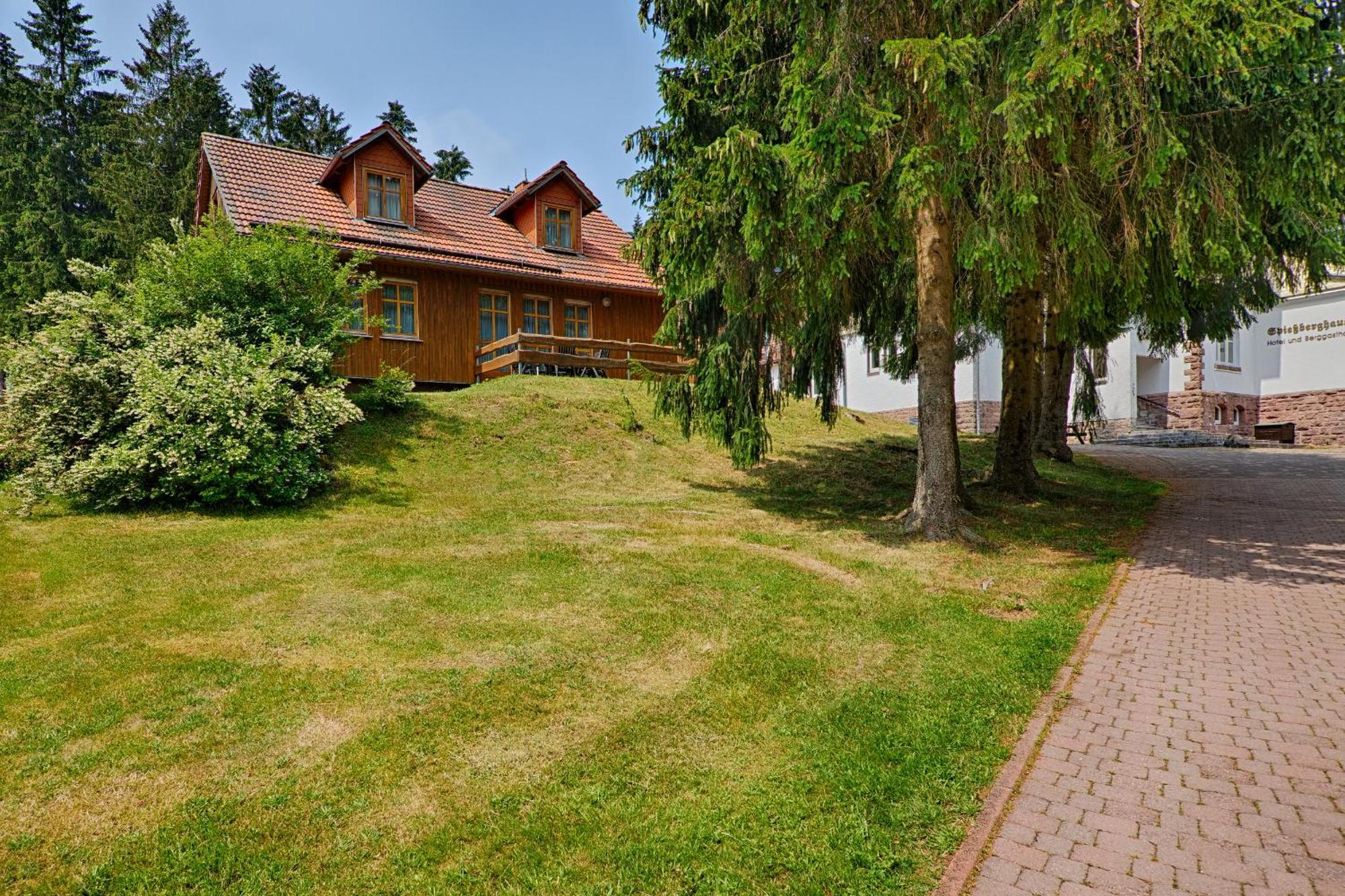 Hotel Und Berggasthof Spiessberghaus Фридрихрода Экстерьер фото